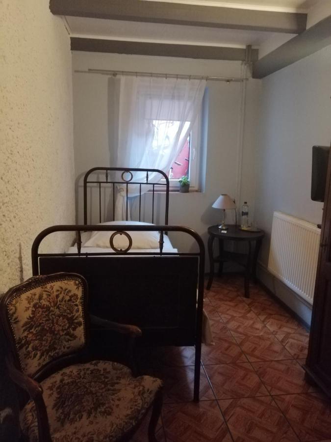 Zajazd Pod Roza Bed and Breakfast Ζιελόνα Γκόρα Εξωτερικό φωτογραφία